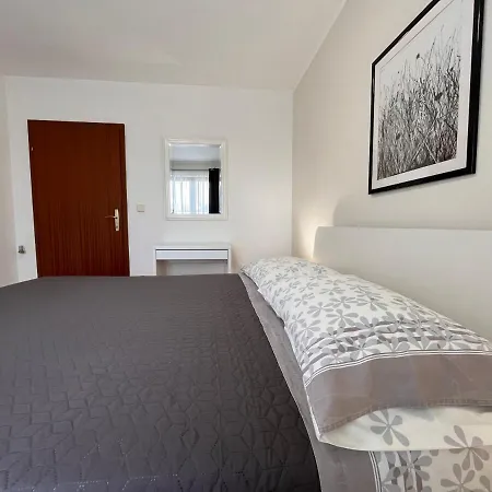 Quiet Apartment-free Parking Apartment *