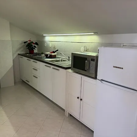 Quiet Apartment-free Parking *