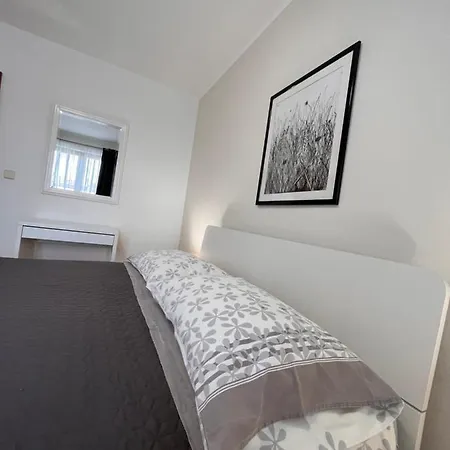 Quiet Apartment-free Parking 아파트